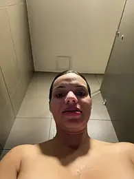 Anavalle webcam model stream image