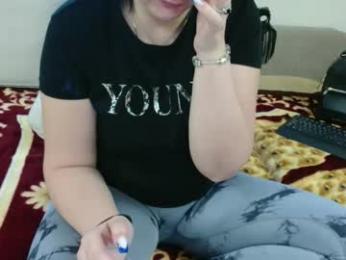 itsbustymommy webcam model stream image