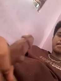 Hullax webcam model stream image