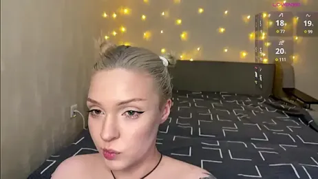 creampiiee webcam model stream image