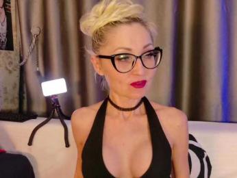 Milforja webcam bongacams model stream image