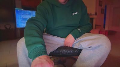 sk8_bong webcam model stream image