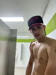 HarryGaze webcam model stream image