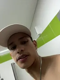 HarryGaze webcam model stream image