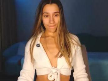 _aura_18 webcam model stream image