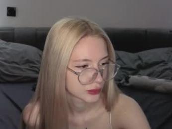 kvetapin webcam model stream image