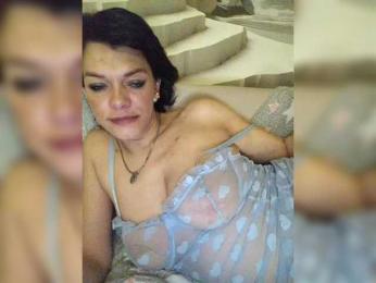 Lois-Lorrie webcam model stream image