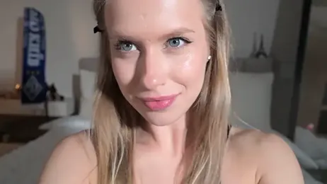 ella_twinkl webcam model stream image