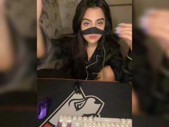 Aloeloea webcam model stream image