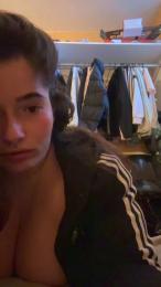 Chloeducq webcam model stream image