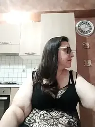 Dolcecurvy webcam model stream image