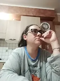 Dolcecurvy webcam model stream image