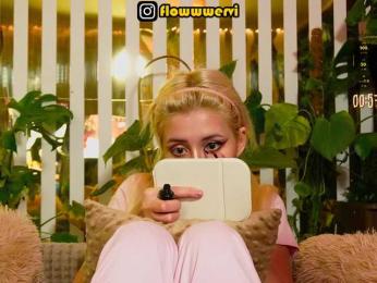 FlowwwerGirl webcam bongacams model stream image