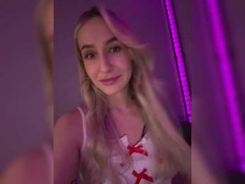 QueenKing webcam model stream image