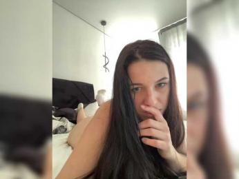 Potifays webcam bongacams model stream image