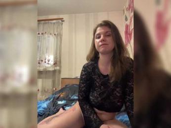 Dollye-and-Friend webcam model stream image