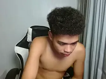 curlyasian_njxx webcam stripchat model stream image