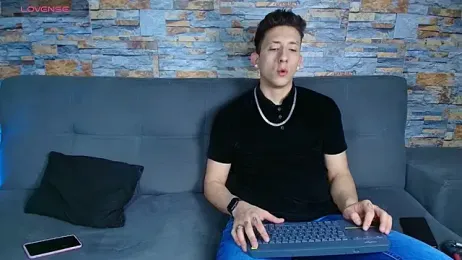 Maykol_Victoriasr webcam stripchat model stream image