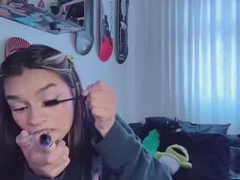 _nickmai webcam model stream image