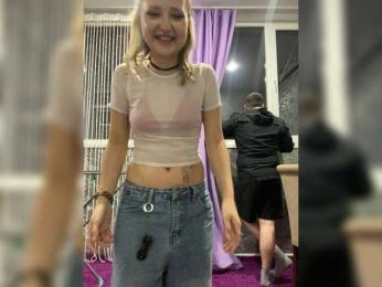 Blonde-mur webcam model stream image