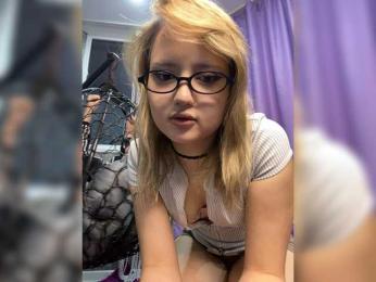 Blonde-mur webcam model stream image