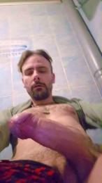 WhitebeautyGB webcam model stream image