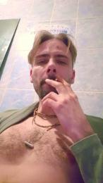 WhitebeautyGB webcam model stream image