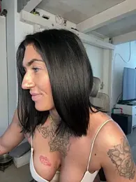 IntiMia webcam stripchat model stream image