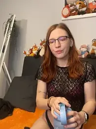 FinaFoxy webcam model stream image