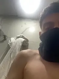 milfshakeow webcam model stream image