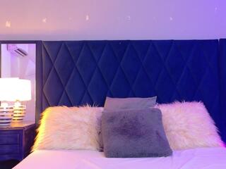 Viiolet Saunders webcam model stream image