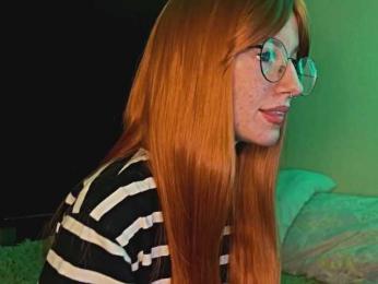 HeyAlise webcam model stream image