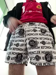 HitShelf webcam model stream image