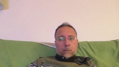 poltito webcam model stream image