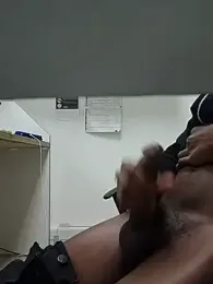 RETURNOFTPNUTS webcam model stream image