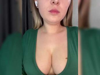 AlinaRay webcam model stream image