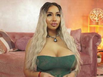 AmberGolden webcam bongacams model stream image