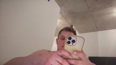 Kinkyroboy webcam model stream image