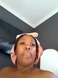 SWEETDOLLY29XX webcam model stream image