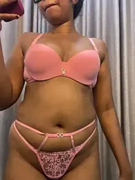 ZELINA_WOOFY webcam model stream image