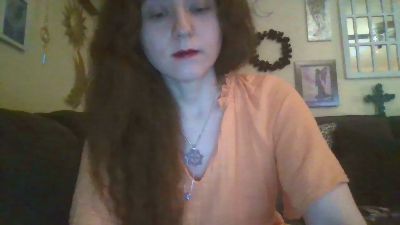 QueenCrimson webcam model stream image