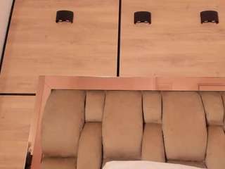 karol-lewiss webcam model stream image