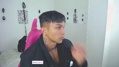 Leonard_Price webcam cam4 model stream image