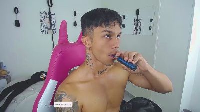 Leonard_Price webcam model stream image