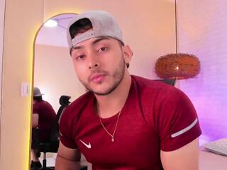 Dylan Crown webcam model stream image