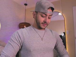 Dylan Crown webcam model stream image