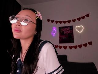 Naomi Asian webcam model stream image