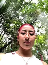 saramooon webcam model stream image