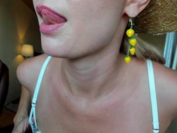 MissMotivated webcam bongacams model stream image