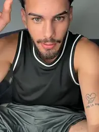 Derek_master webcam model stream image